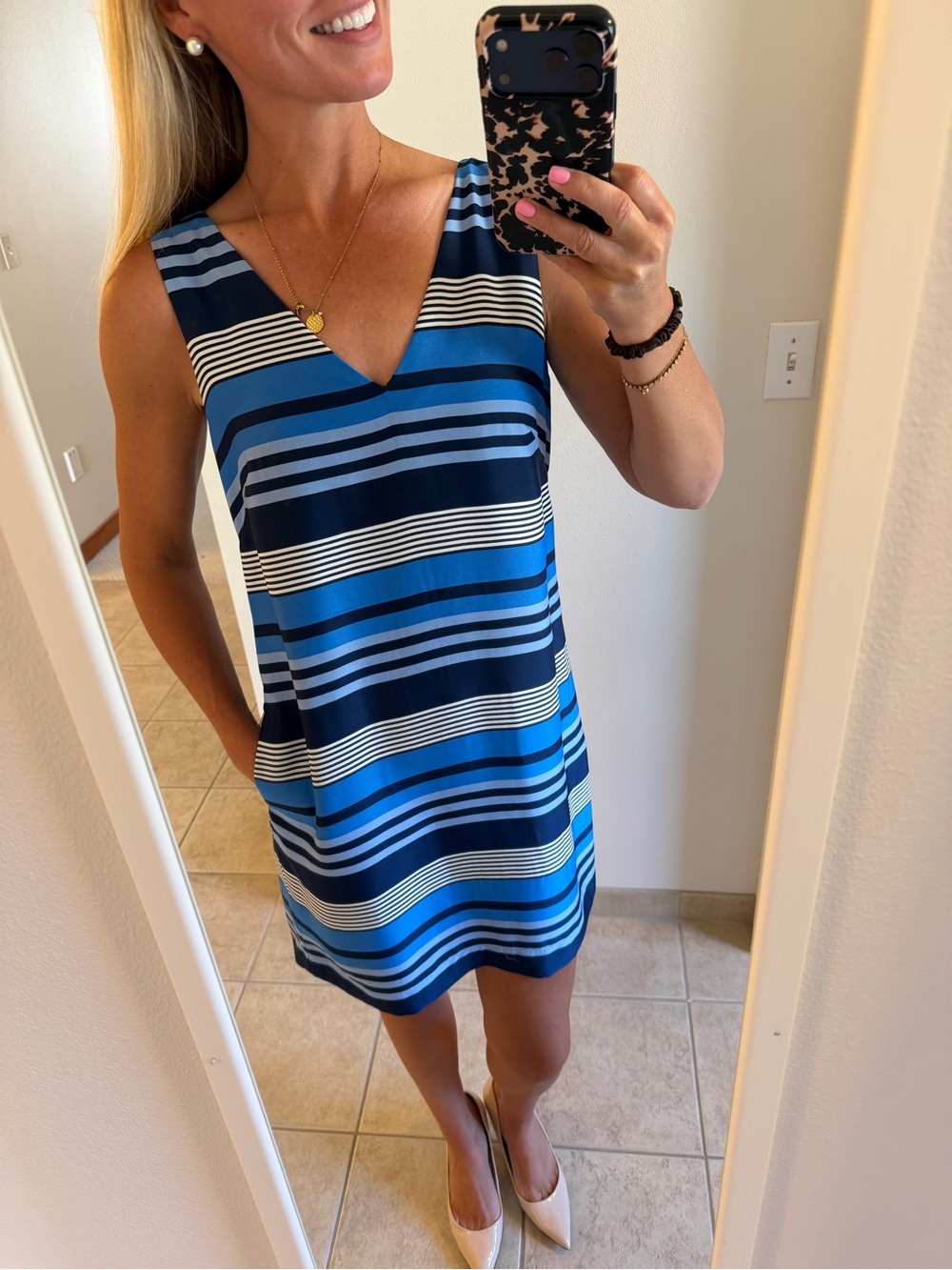Banana Republic Sleeveless Blue Striped V-Neck Shift Dress, Size 8